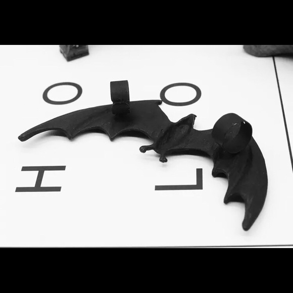 Wicked Bat Ear Cuff - Picture 3 of 5